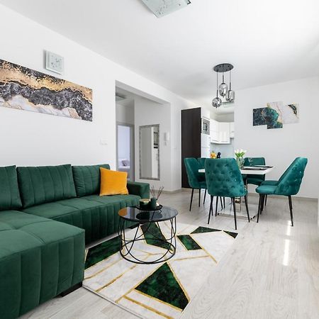 Silver Luxury Apartment โตรกีร์ ภายนอก รูปภาพ