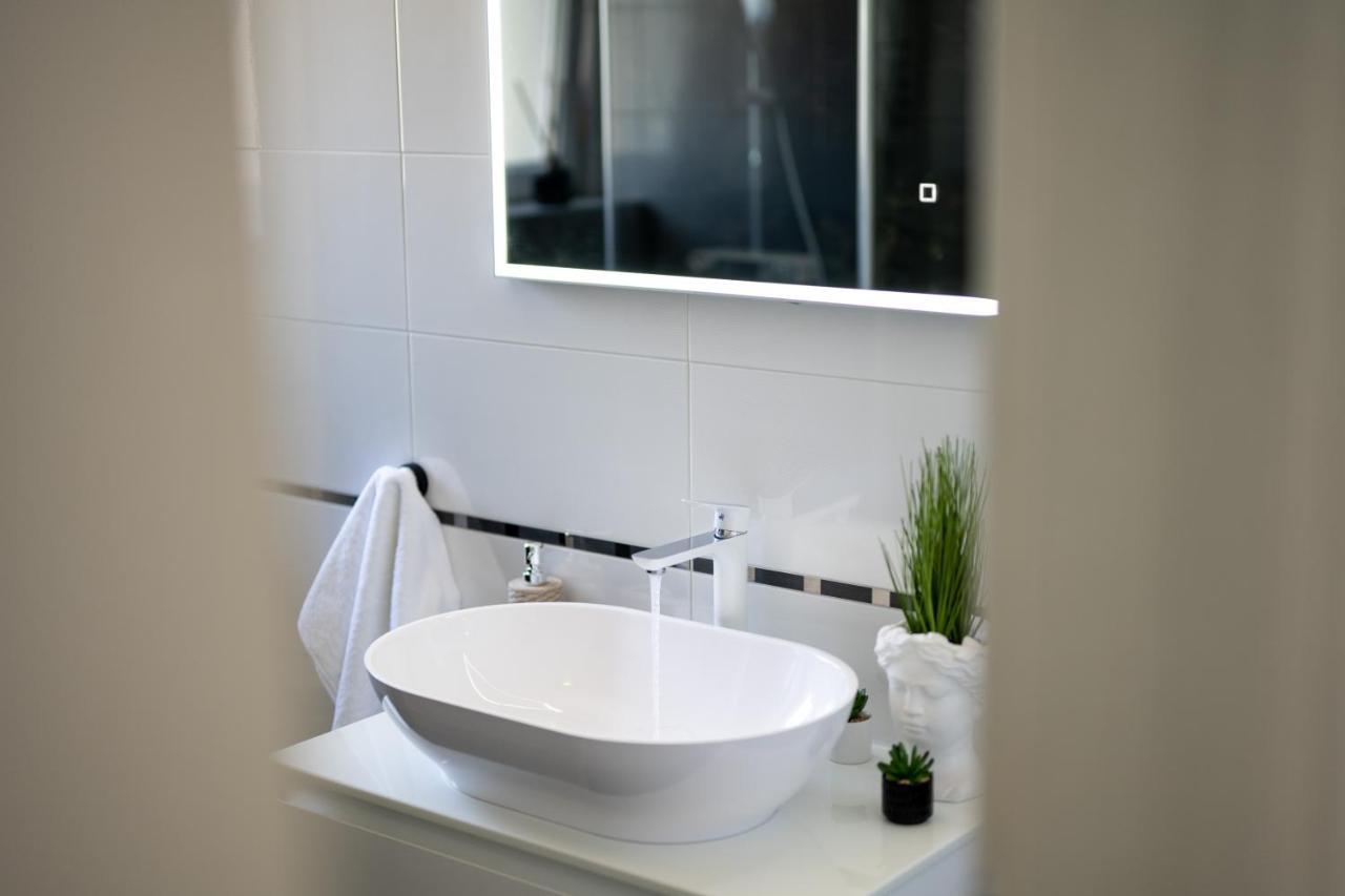 Silver Luxury Apartment โตรกีร์ ภายนอก รูปภาพ