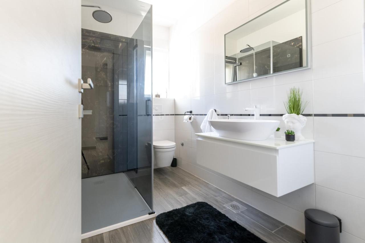 Silver Luxury Apartment โตรกีร์ ภายนอก รูปภาพ