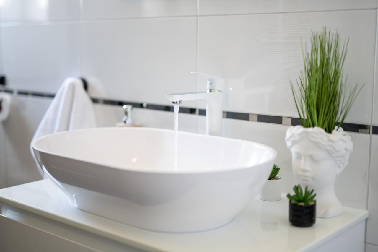 Silver Luxury Apartment โตรกีร์ ภายนอก รูปภาพ