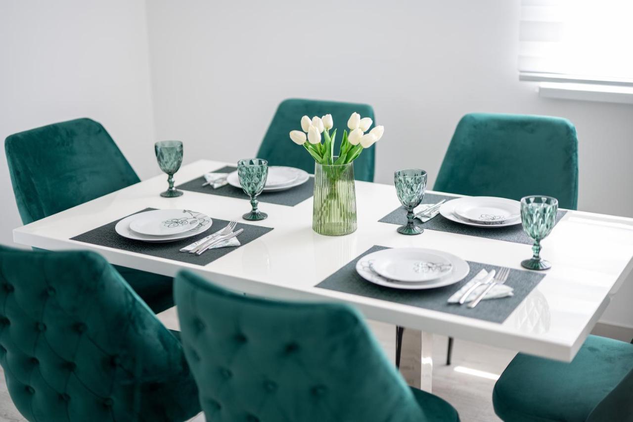 Silver Luxury Apartment โตรกีร์ ภายนอก รูปภาพ