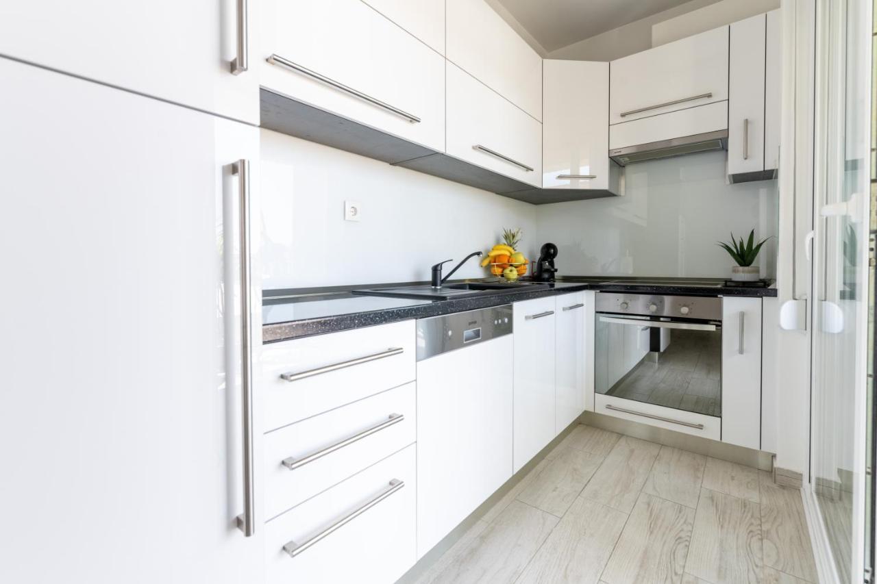 Silver Luxury Apartment โตรกีร์ ภายนอก รูปภาพ